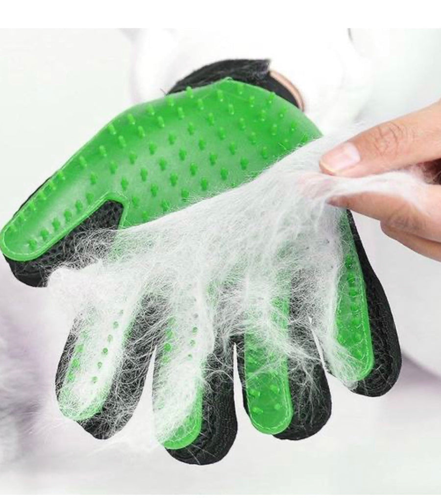 Silicone deshedding grooming glove for dogs and cats